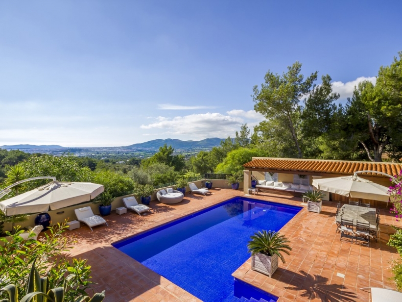 Luxuriöse Villa in Can Furnet mit Gäste und Personal Haus